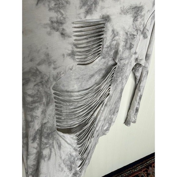 Shirt - Picture 4 of 4